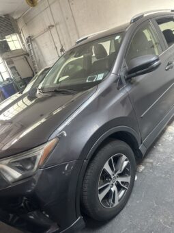 
										Toyota RAV4 2018 full									