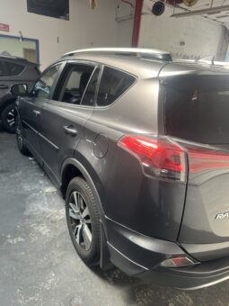 
										Toyota RAV4 2018 full									